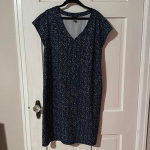 Eddie Bauer Women's Athletic Dress V-Neck Short Sleeve Size Medium